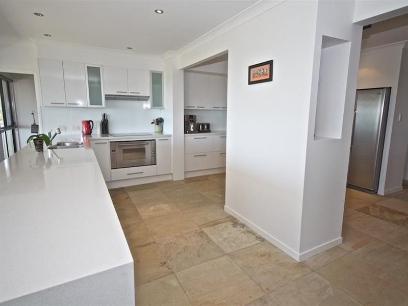 64 Castle Hill Drive South, Gaven QLD 4211