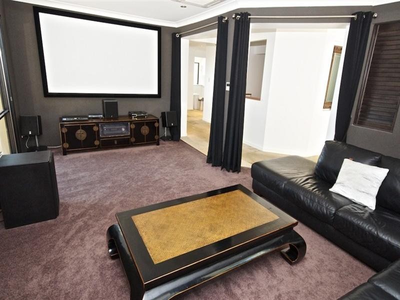 64 Castle Hill Drive South, Gaven QLD 4211