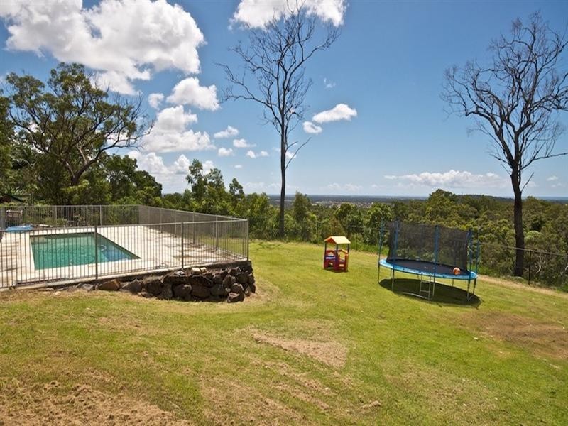64 Castle Hill Drive South, Gaven QLD 4211