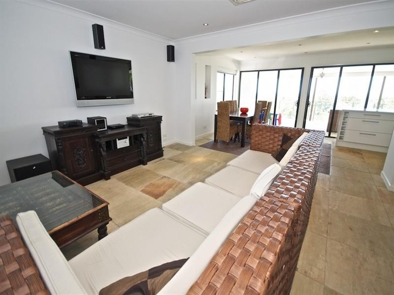 64 Castle Hill Drive South, Gaven QLD 4211