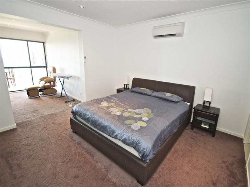 64 Castle Hill Drive South, Gaven QLD 4211