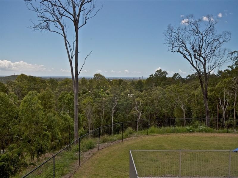 64 Castle Hill Drive South, Gaven QLD 4211