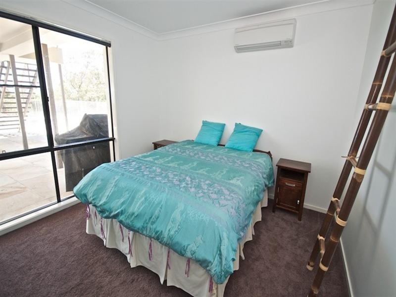 64 Castle Hill Drive South, Gaven QLD 4211