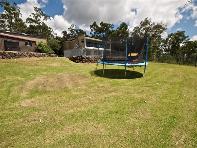 64 Castle Hill Drive South, Gaven QLD 4211