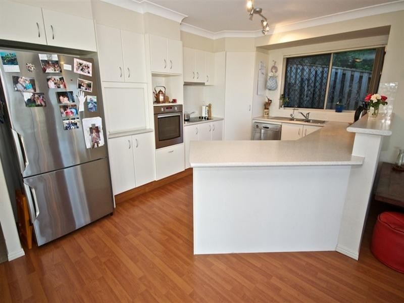 33 Midway Terrace, Pacific Pines QLD 4211