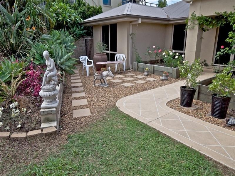 33 Midway Terrace, Pacific Pines QLD 4211