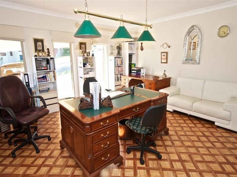 33 Midway Terrace, Pacific Pines QLD 4211