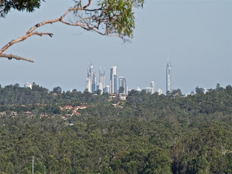 33 Midway Terrace, Pacific Pines QLD 4211