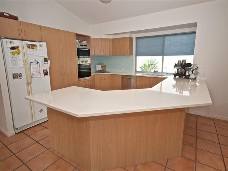 20 Hazel Court, Arundel QLD 4214