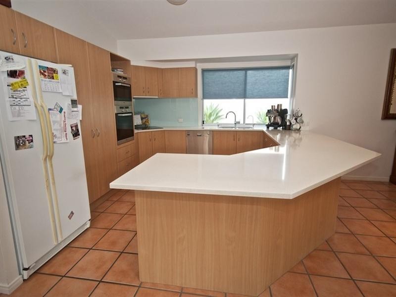 20 Hazel Court, Arundel QLD 4214