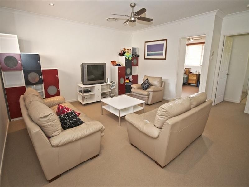 20 Hazel Court, Arundel QLD 4214