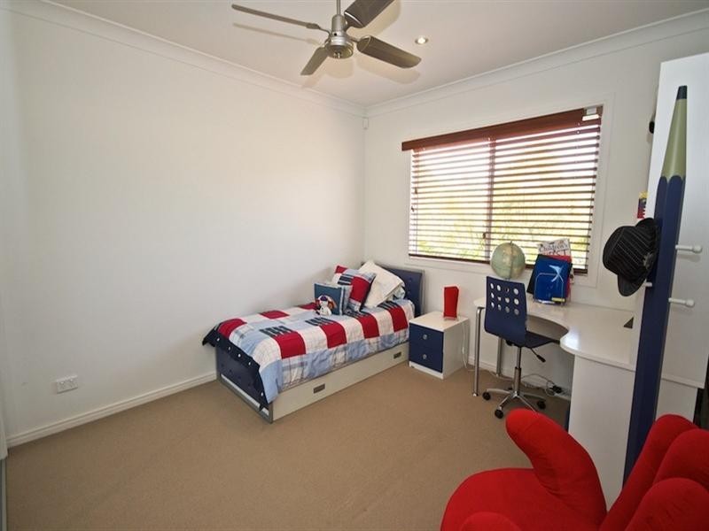 20 Hazel Court, Arundel QLD 4214