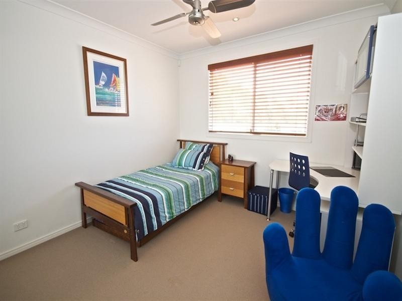 20 Hazel Court, Arundel QLD 4214