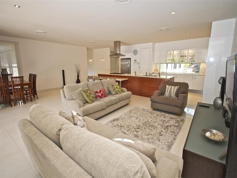 11a Uplands Drive, Parkwood QLD 4214