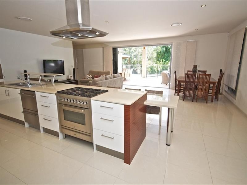 11a Uplands Drive, Parkwood QLD 4214