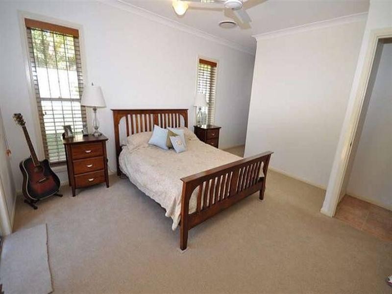 11 Adeliza Court, Arundel QLD 4214