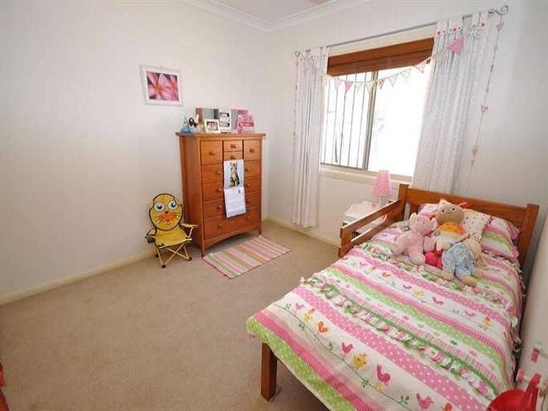 11 Adeliza Court, Arundel QLD 4214