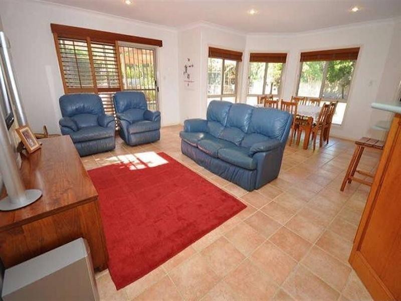 11 Adeliza Court, Arundel QLD 4214