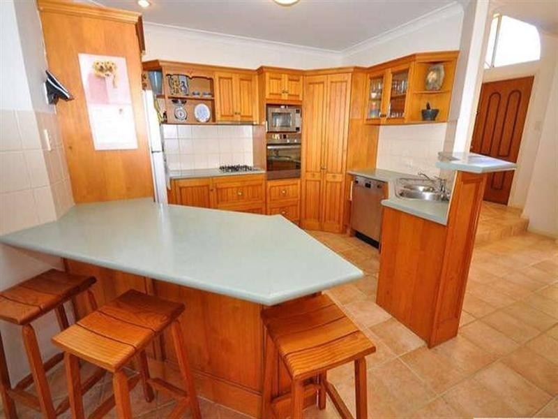 11 Adeliza Court, Arundel QLD 4214