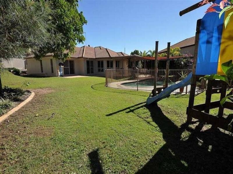 11 Adeliza Court, Arundel QLD 4214