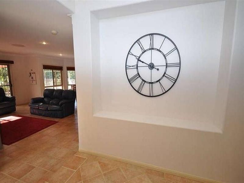 11 Adeliza Court, Arundel QLD 4214