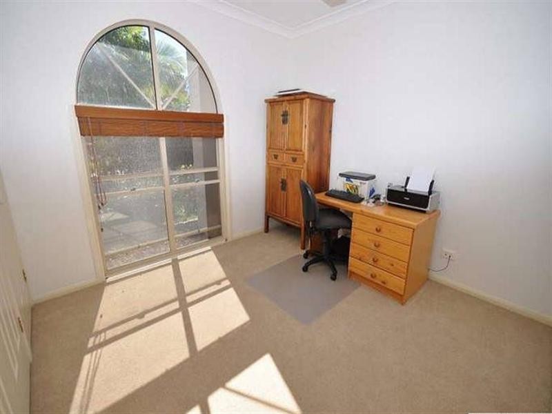 11 Adeliza Court, Arundel QLD 4214