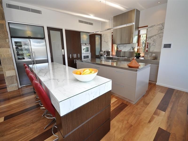 8 North Quay Drive, Biggera Waters QLD 4216