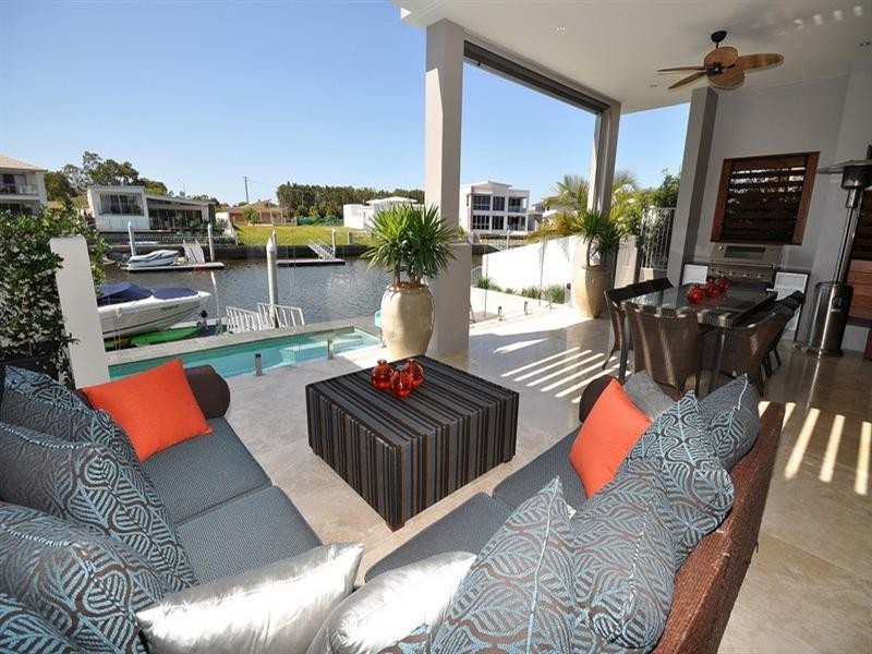 8 North Quay Drive, Biggera Waters QLD 4216