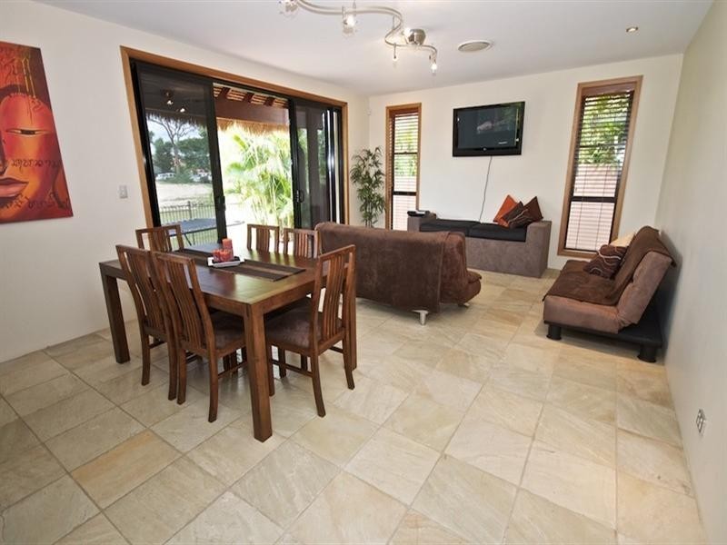 19 Torquay Place, Arundel QLD 4214