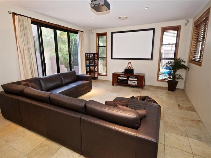 19 Torquay Place, Arundel QLD 4214