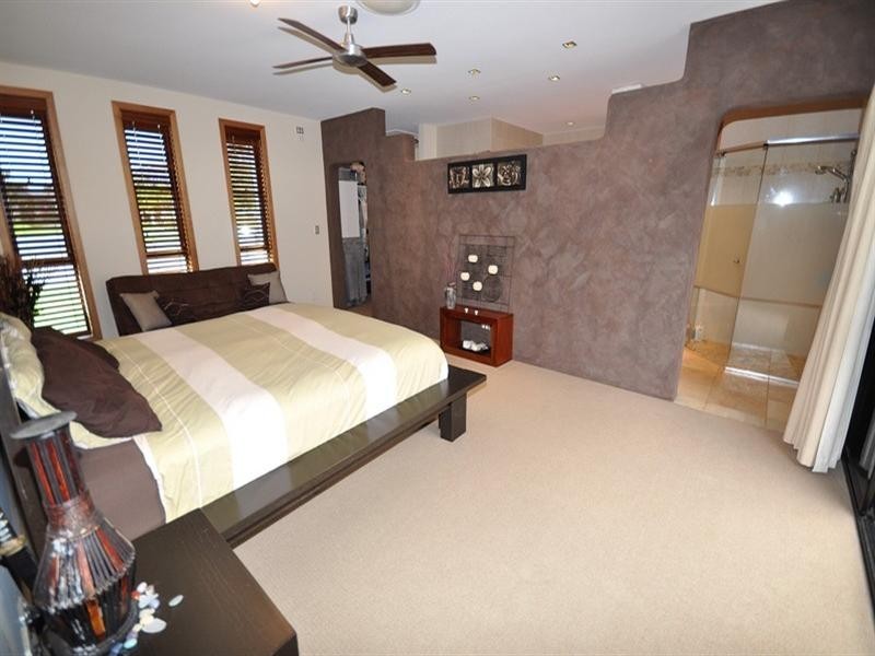 19 Torquay Place, Arundel QLD 4214