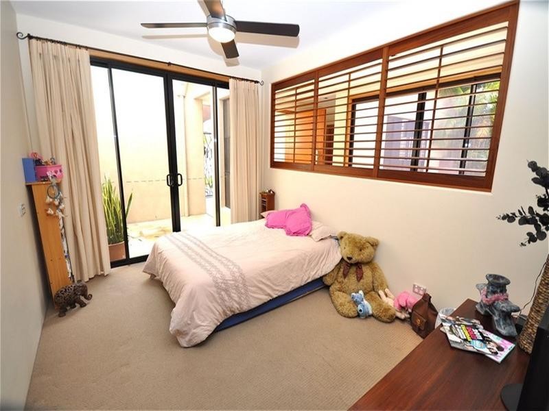 19 Torquay Place, Arundel QLD 4214