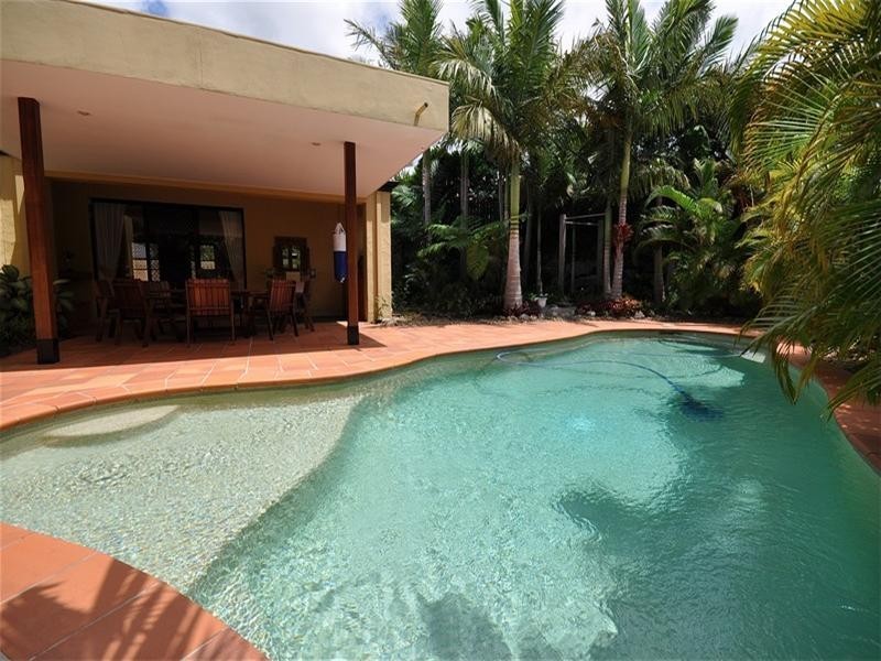 11 Shoreham Chase, Arundel QLD 4214