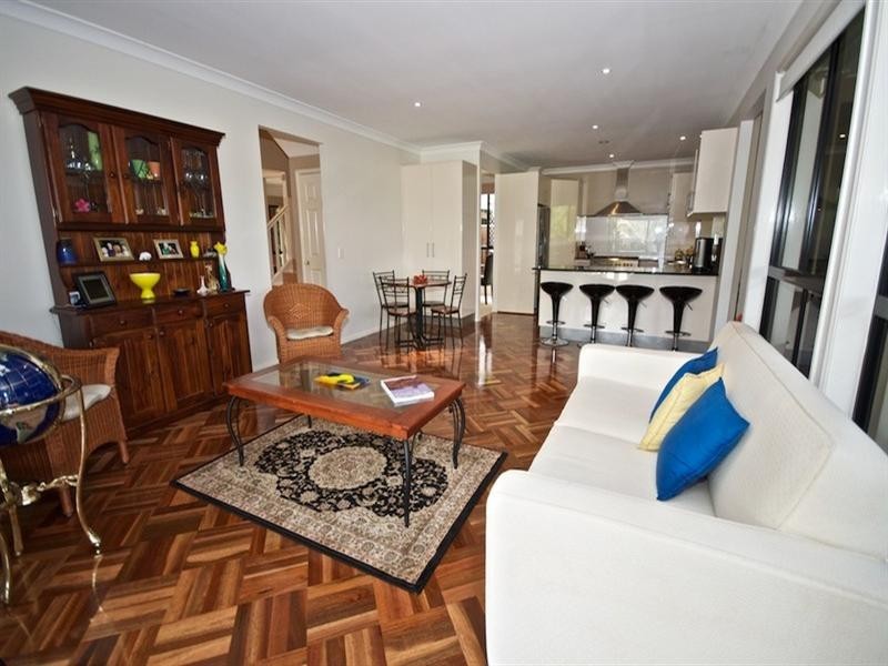 12 O’Brien Court, Arundel QLD 4214