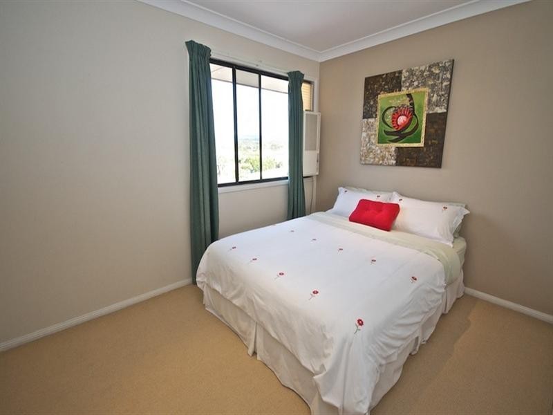 12 O’Brien Court, Arundel QLD 4214