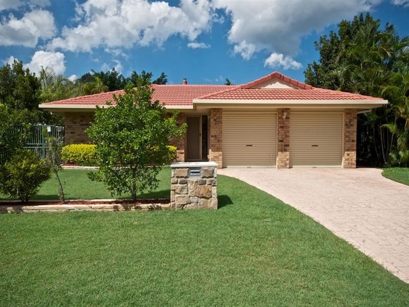 17 Fadden Close, Arundel QLD 4214