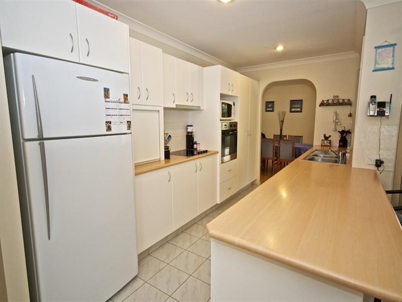 17 Fadden Close, Arundel QLD 4214