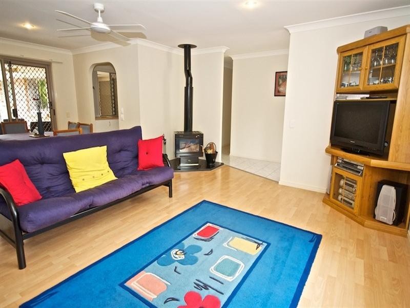17 Fadden Close, Arundel QLD 4214