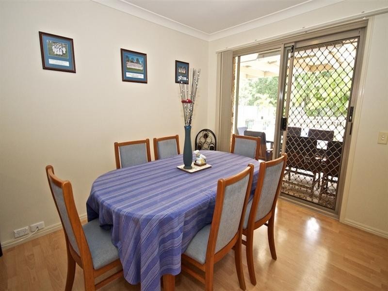 17 Fadden Close, Arundel QLD 4214