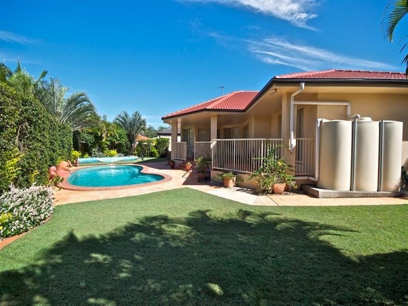 16 Nottinghill Gate Drive, Arundel QLD 4214