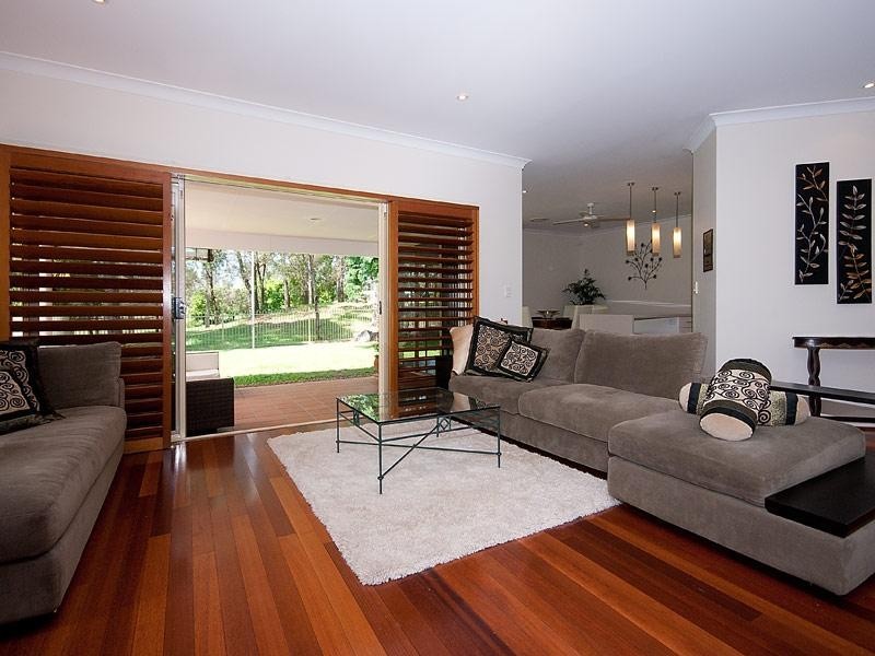 25 Pearson Close, Arundel QLD 4214