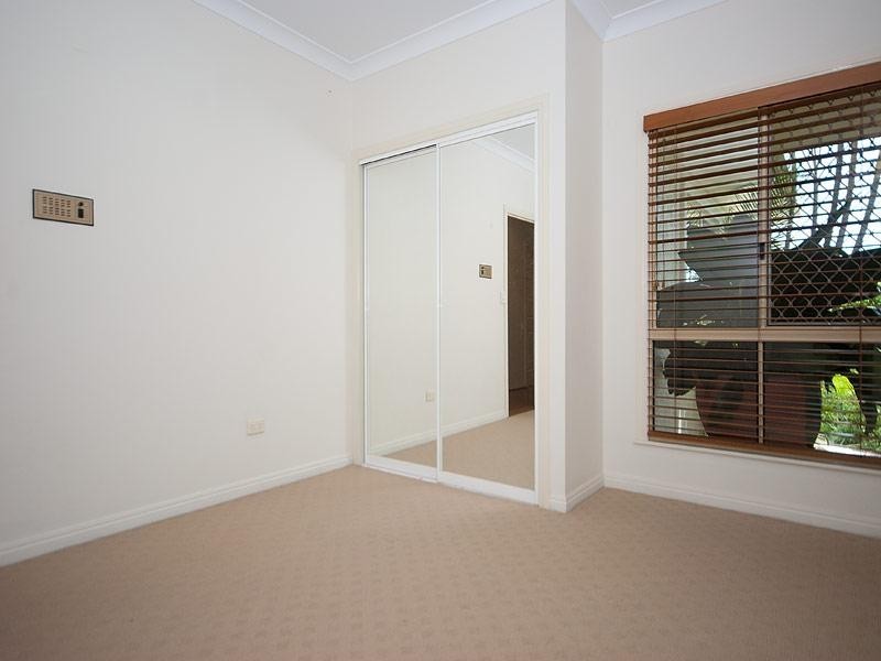 25 Pearson Close, Arundel QLD 4214