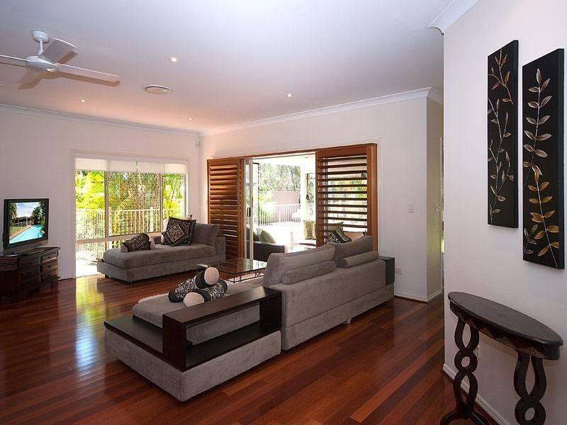 25 Pearson Close, Arundel QLD 4214