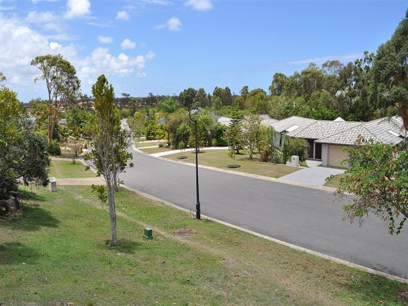 6 Pearson Close, Arundel QLD 4214