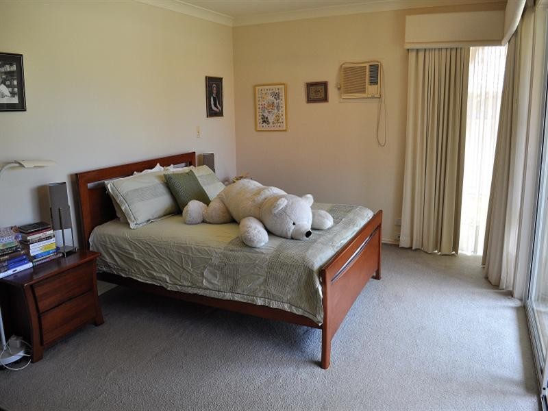 6 Pearson Close, Arundel QLD 4214