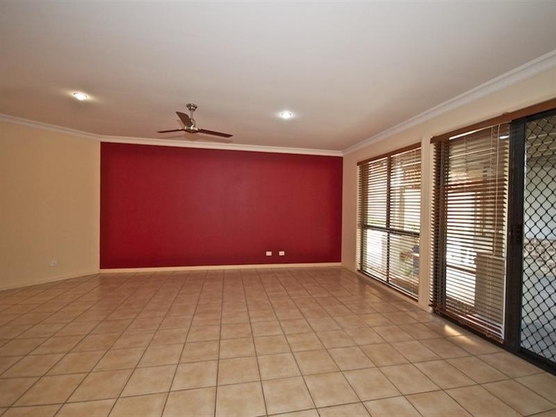 13 Nottinghill Gate Drive, Arundel QLD 4214