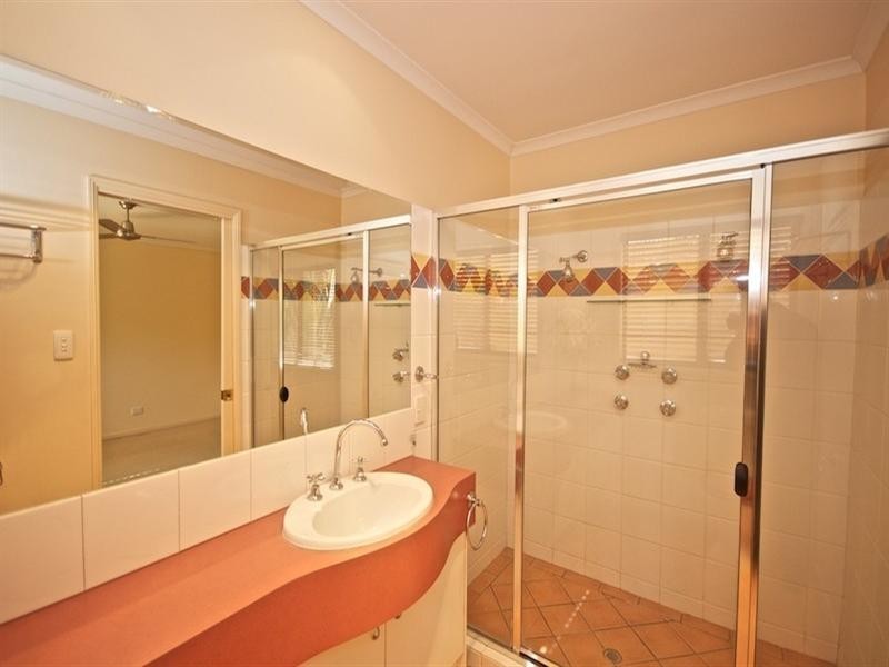 13 Nottinghill Gate Drive, Arundel QLD 4214