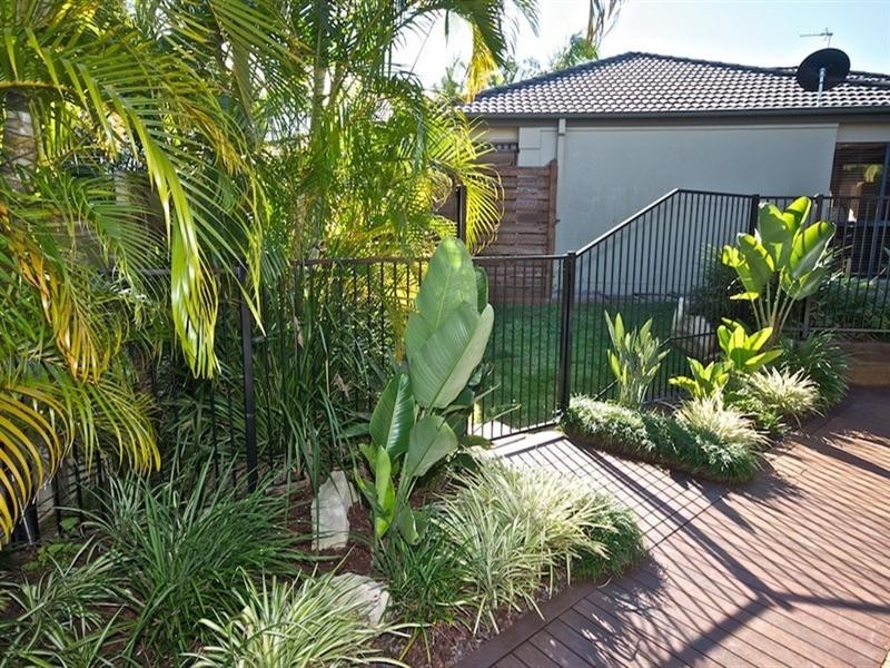 13 Nottinghill Gate Drive, Arundel QLD 4214