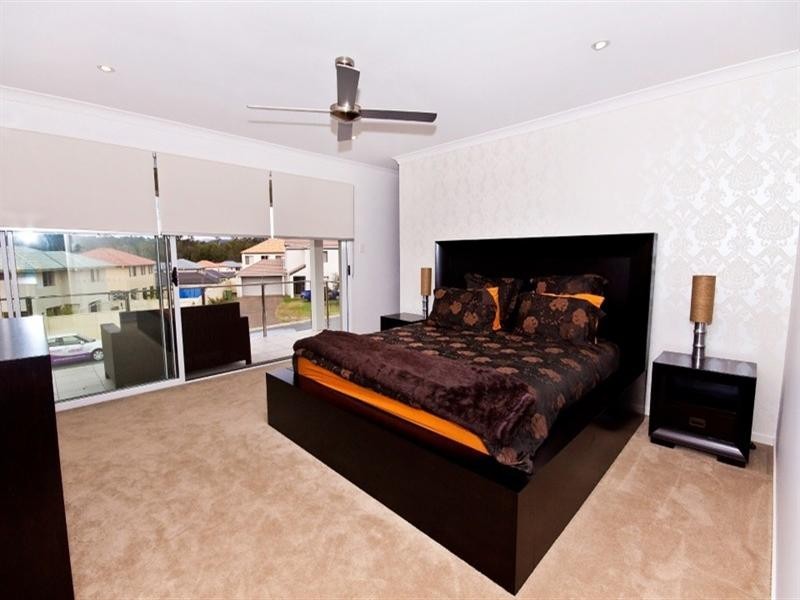 17 Golden Bear Drive, Arundel QLD 4214