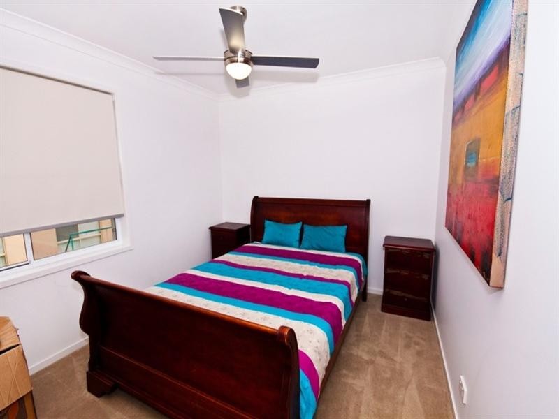 17 Golden Bear Drive, Arundel QLD 4214